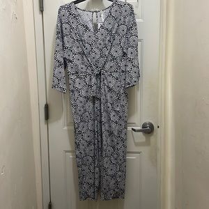 NYCOLLECTIONWOMAN.NWT Sexy 3X black/white print jumpsuit,front tie 3/4 sleeves